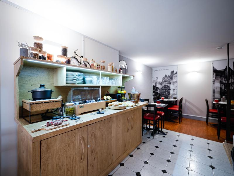 Logis Hotel Des Chateaux De La Loire image