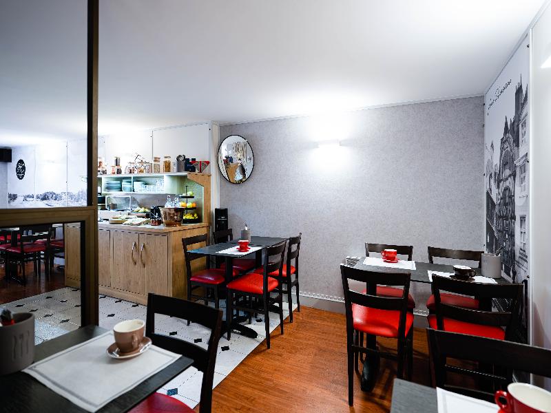 Logis Hotel Des Chateaux De La Loire image