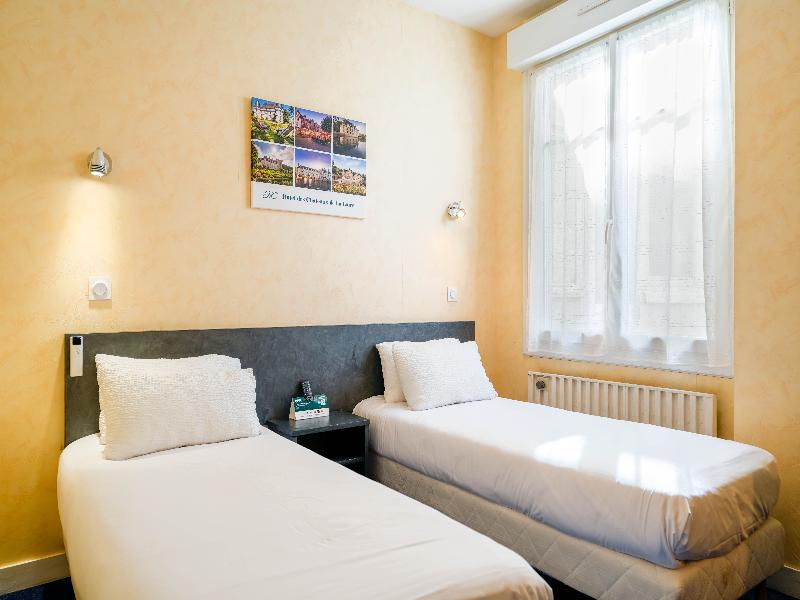 Logis Hotel Des Chateaux De La Loire image