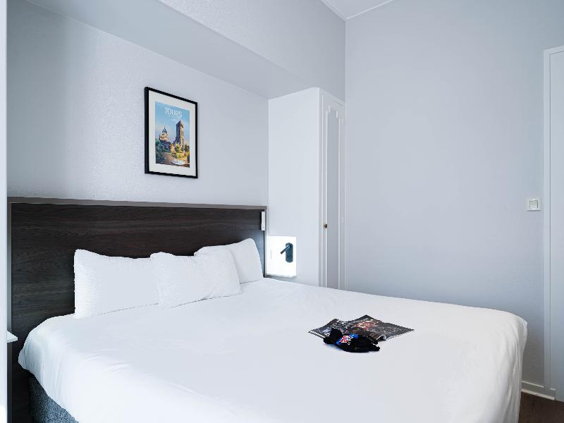 Logis Hotel Des Chateaux De La Loire image