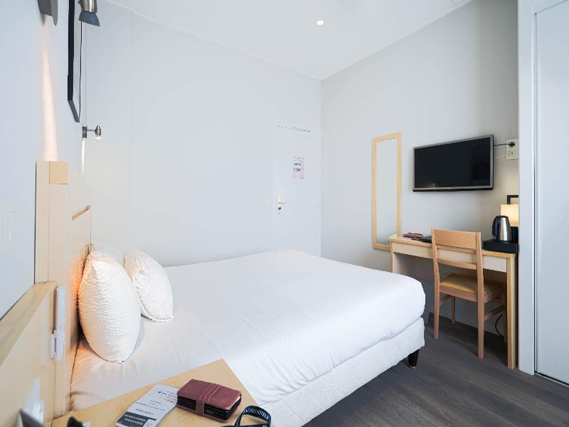 Logis Hotel Des Chateaux De La Loire image