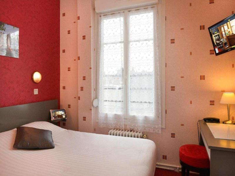 Logis Hotel Des Chateaux De La Loire image