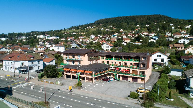 HOTEL DE LA ROUTE VERTE image
