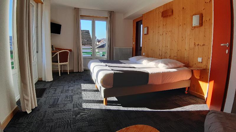 HOTEL DE LA ROUTE VERTE image
