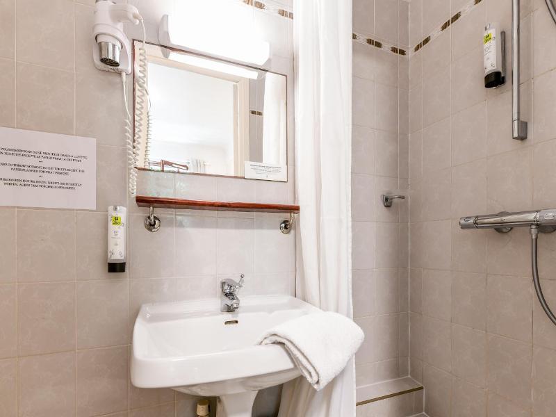Hotel Val Flores image