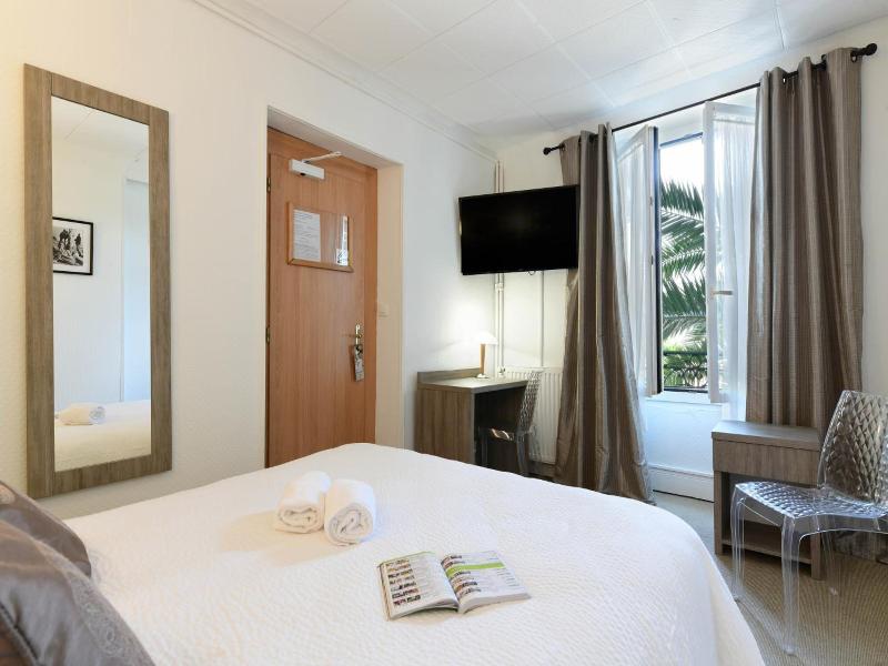 Hotel Val Flores image