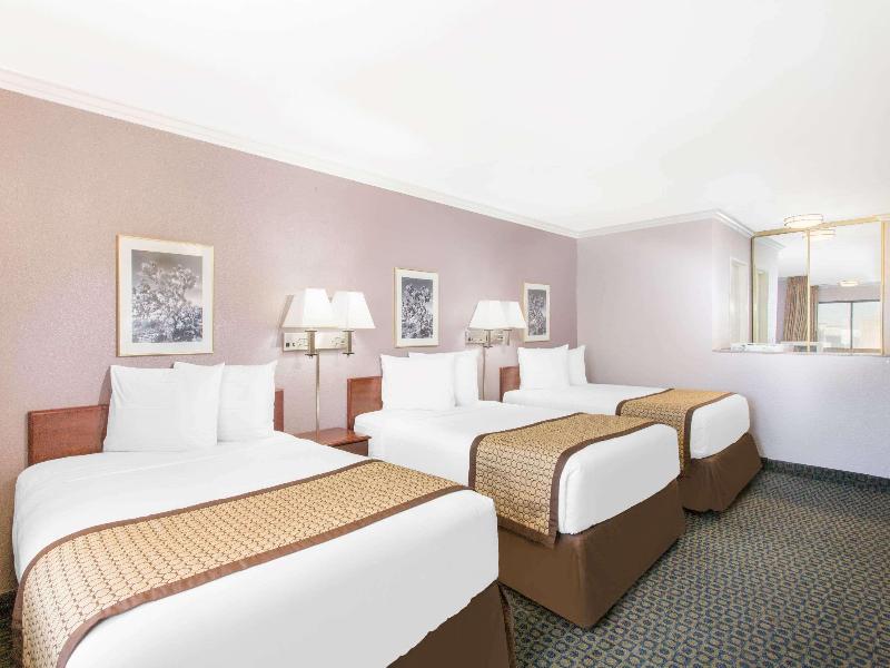Days Inn by Wyndham Indio image