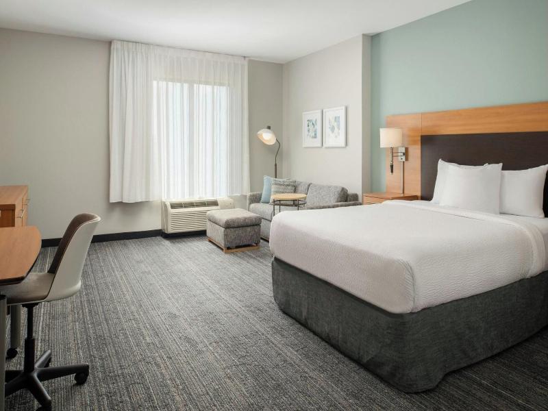 SUITE QUEEN SIZE BED — photo 6