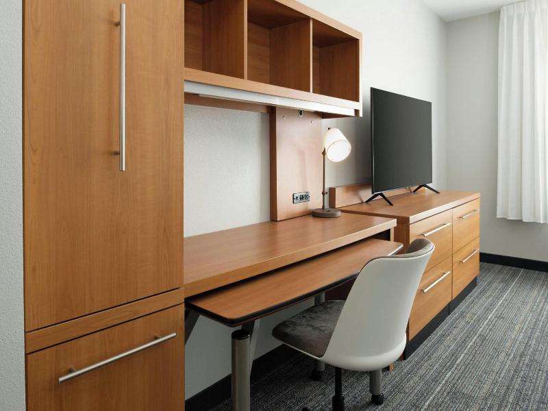 SUITE QUEEN SIZE BED