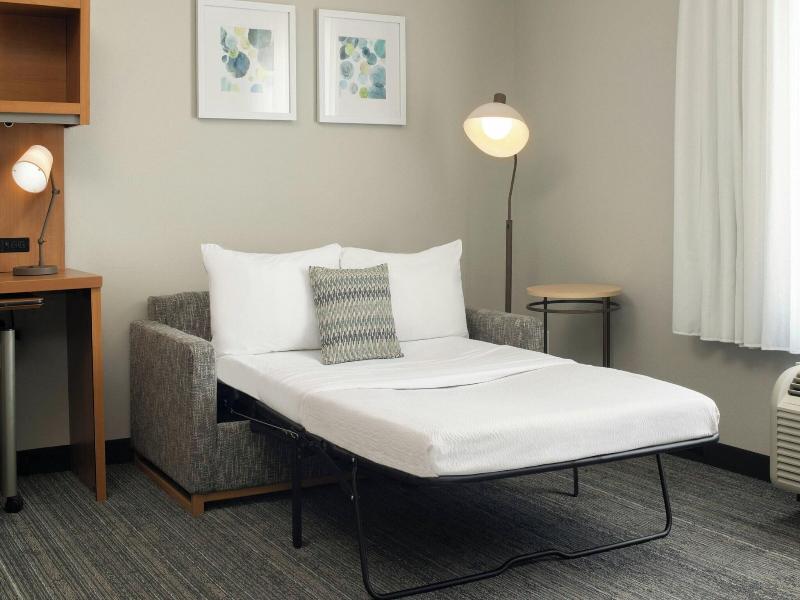 STUDIO KING SIZE BED