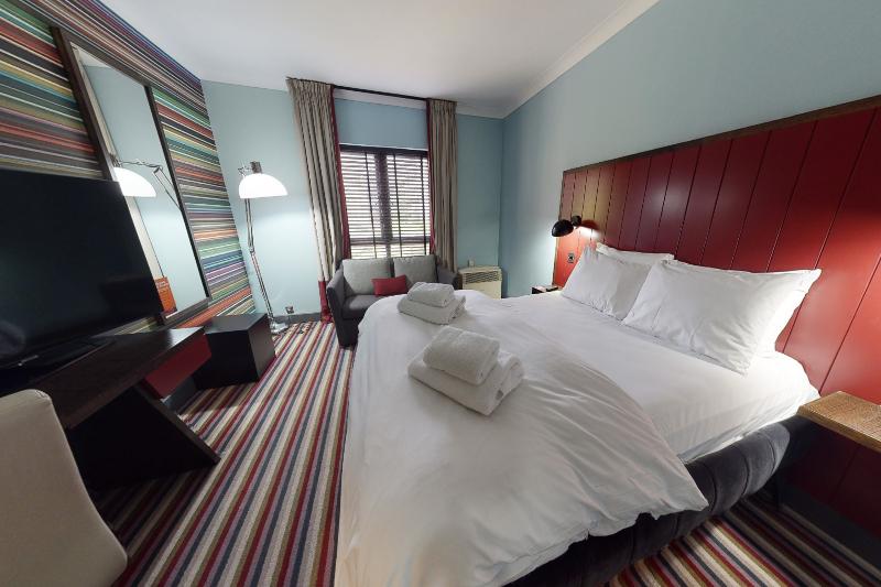 Village Hotel Swindon image