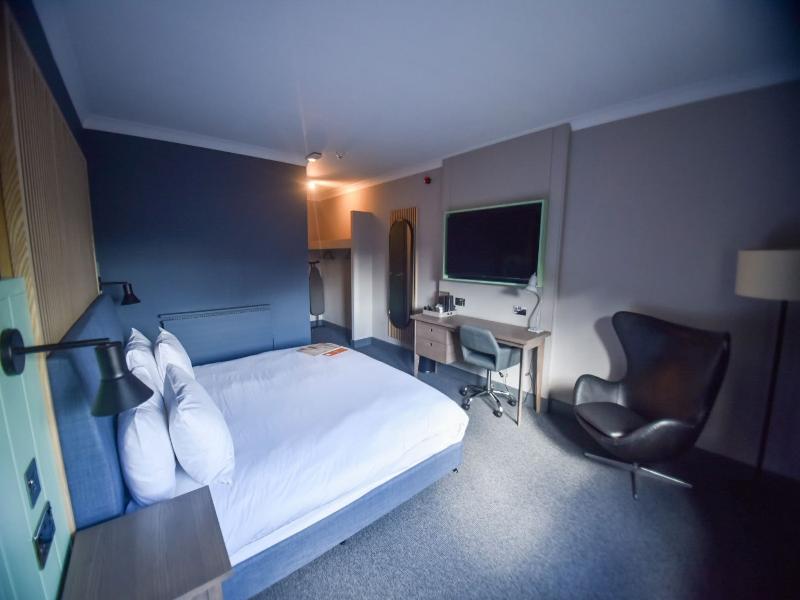 Village Hotel Swindon 4