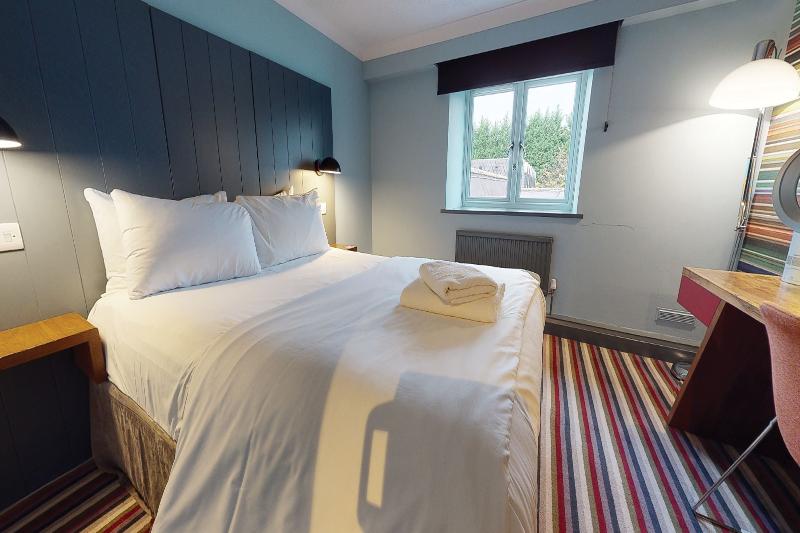 Village Hotel Manchester Cheadle image