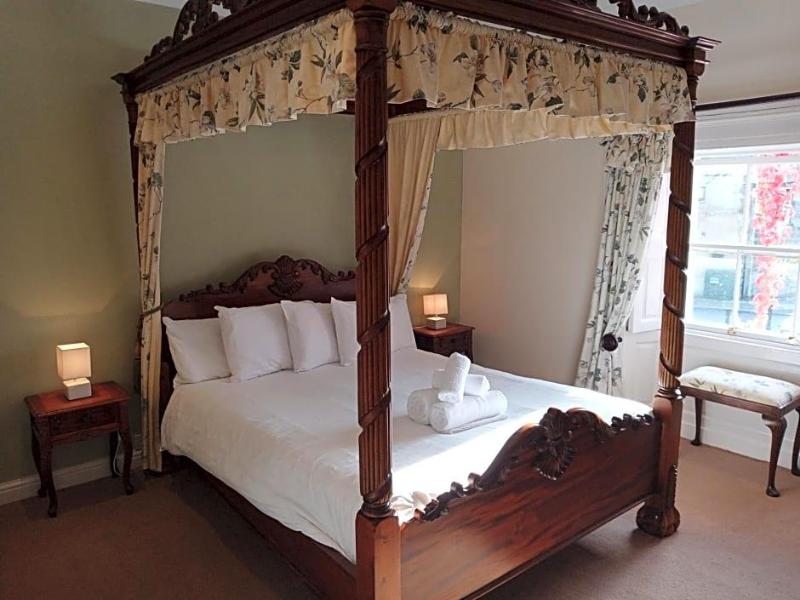 Blue Bell Hotel image