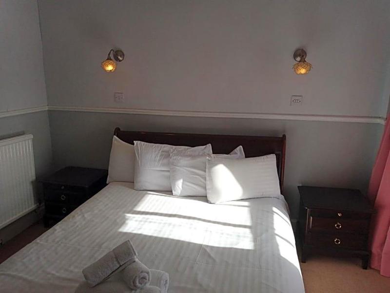 Blue Bell Hotel image
