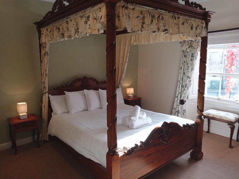 Blue Bell Hotel image