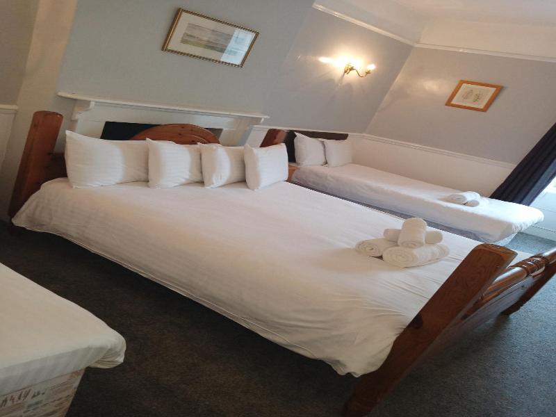 Blue Bell Hotel image