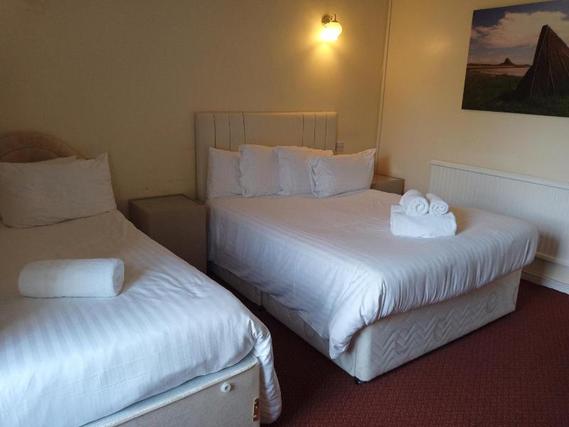 Blue Bell Hotel image