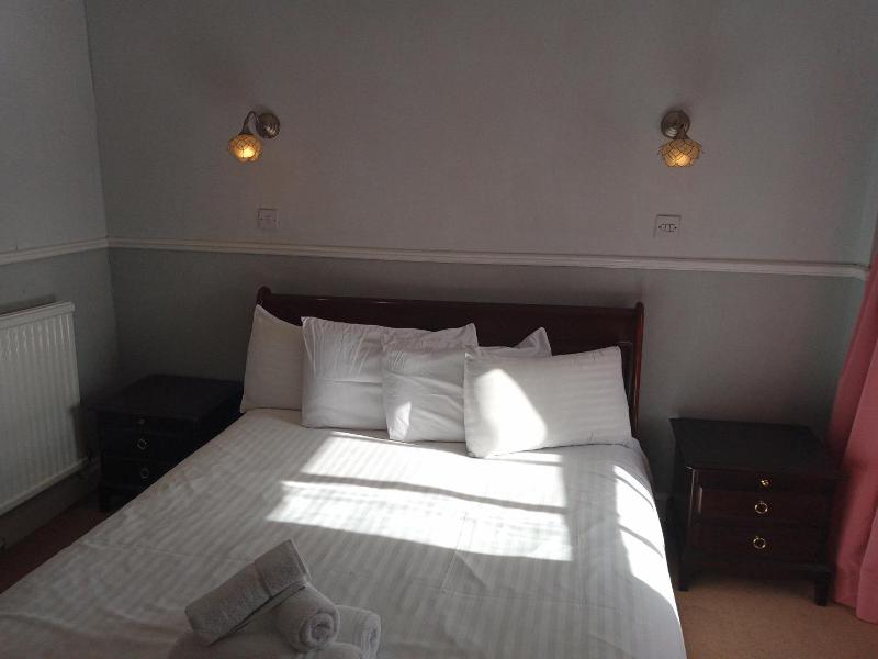 Blue Bell Hotel image