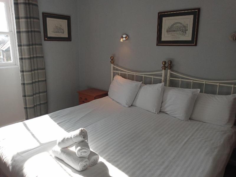 Blue Bell Hotel image