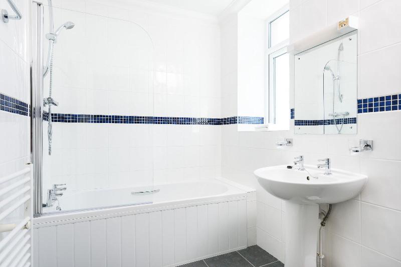 Kilbirnie Hotel image