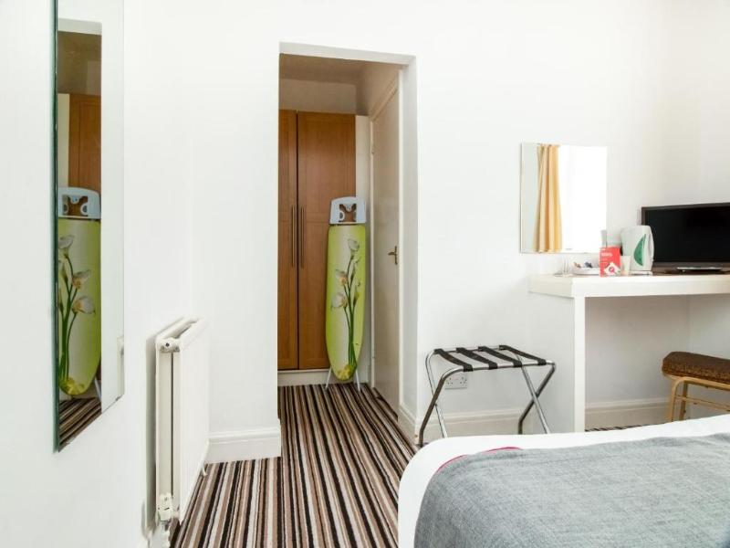 Cardiff Riverside Hotel by Belvilla image