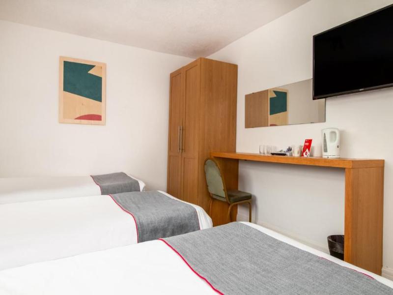 Cardiff Riverside Hotel by Belvilla image