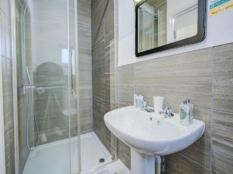 Cardiff Riverside Hotel by Belvilla image