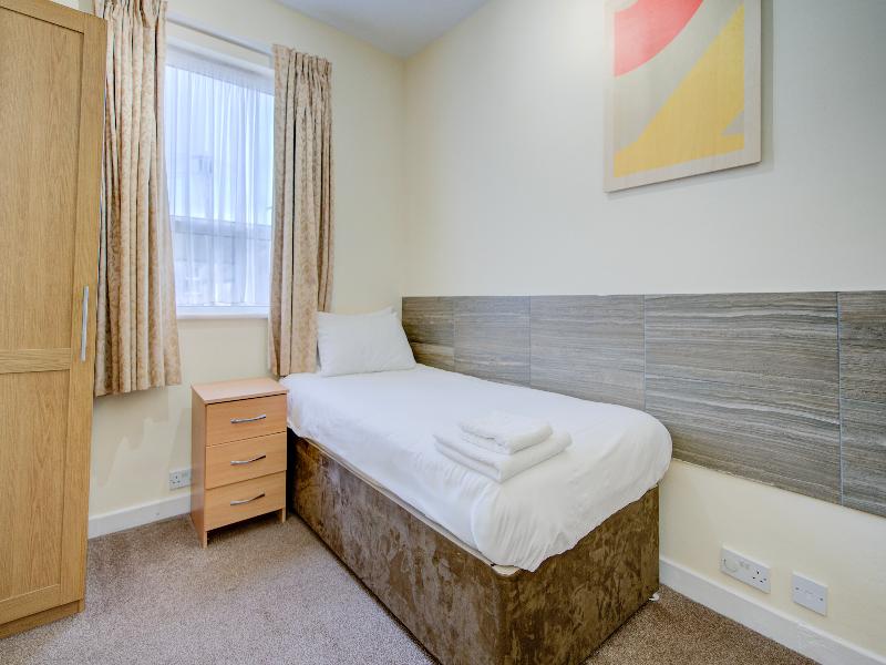 Cardiff Riverside Hotel by Belvilla image