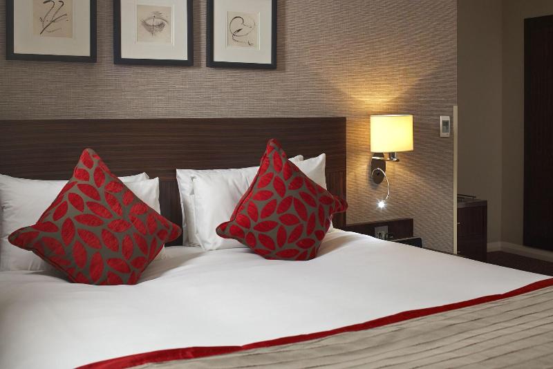 The Bull (Sarova Hotels) image