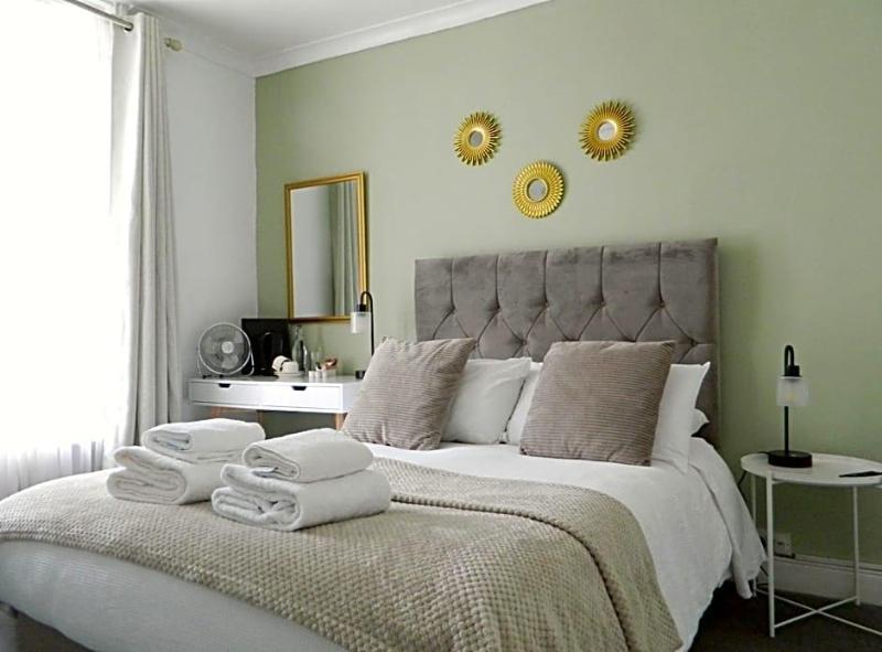 Kings Head Inn image