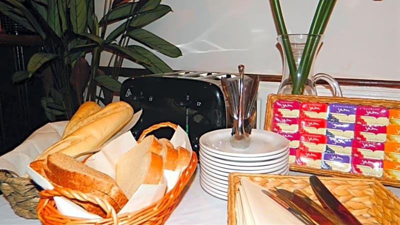 Kings Head Inn image