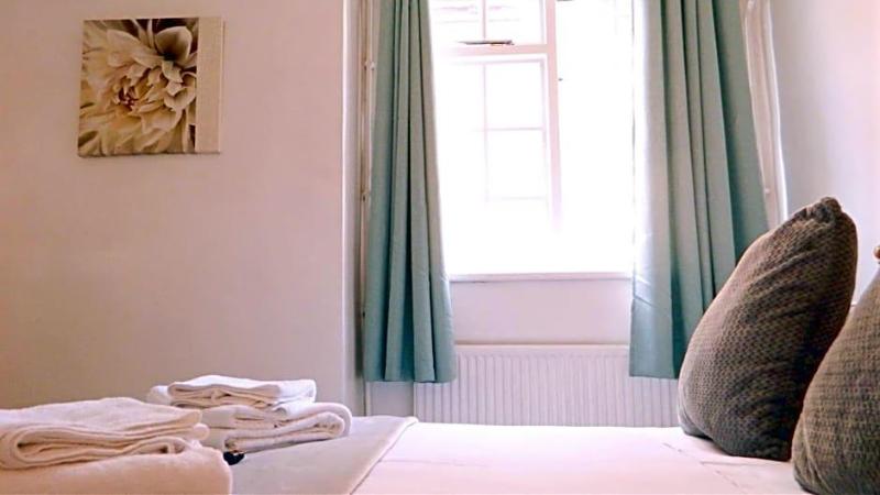 Kings Head Inn image