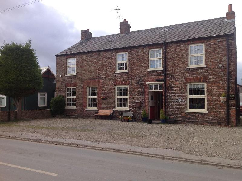 Church View B B and Cottages image