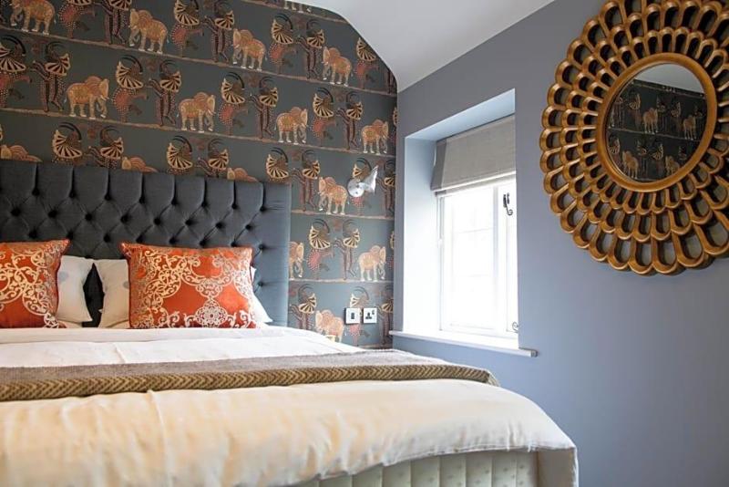 White Horse Hotel image