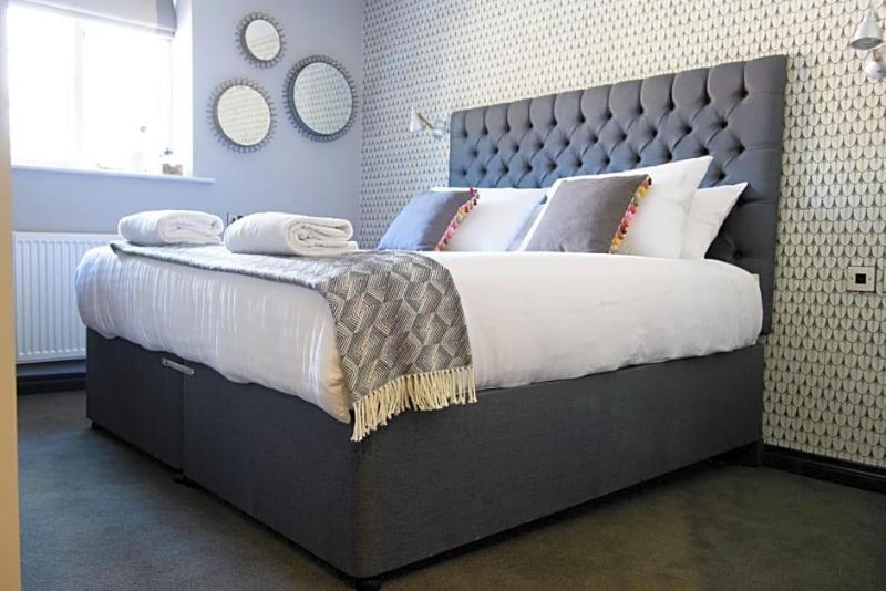 White Horse Hotel image