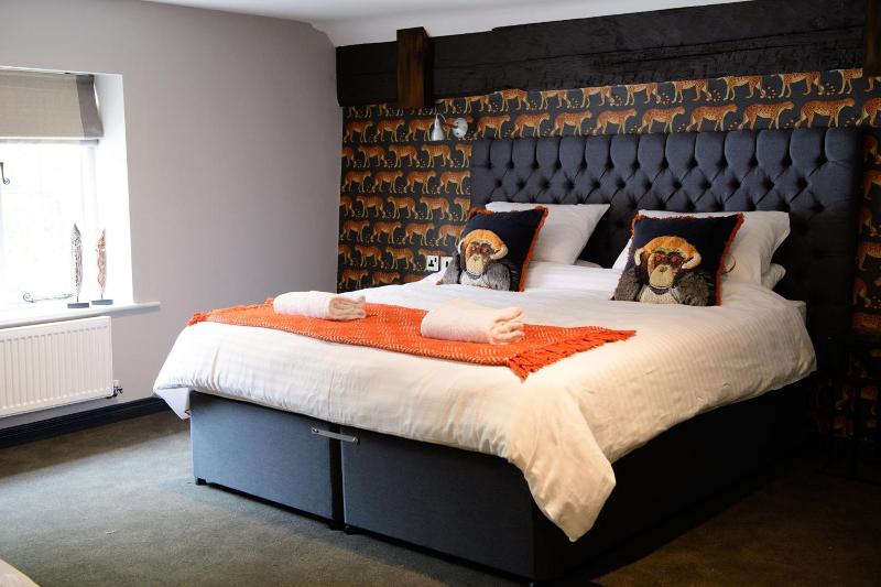 White Horse Hotel image