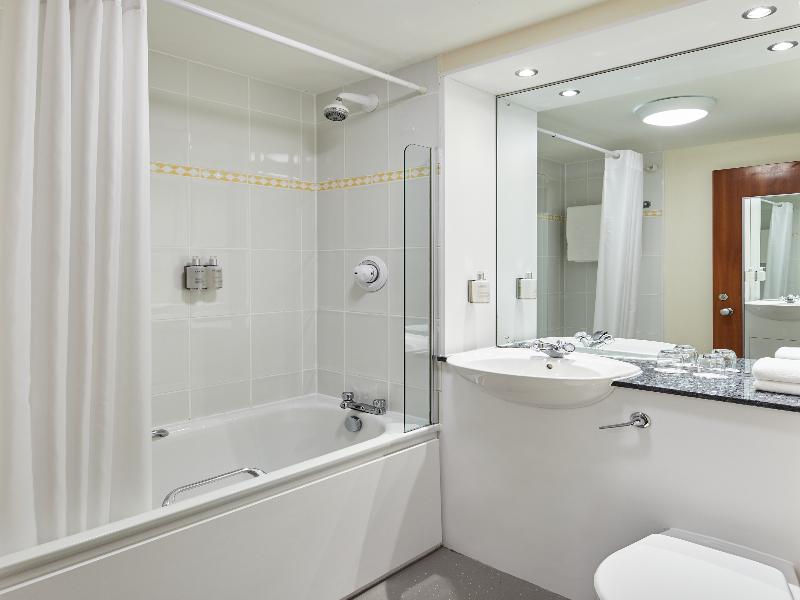 Leonardo Inn Aberdeen Airport image