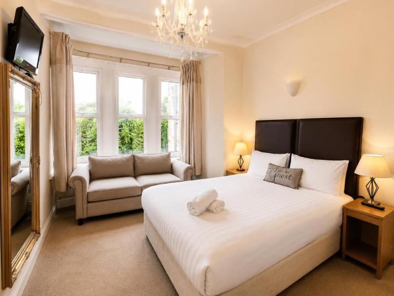 Heath Cottage Hotel image