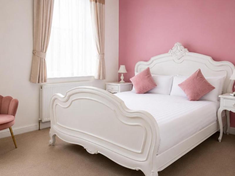 Heath Cottage Hotel image