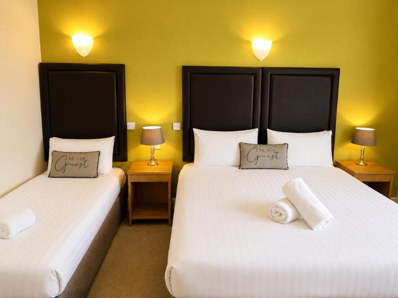 Heath Cottage Hotel image
