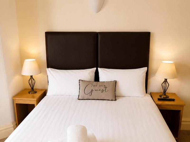 Heath Cottage Hotel image