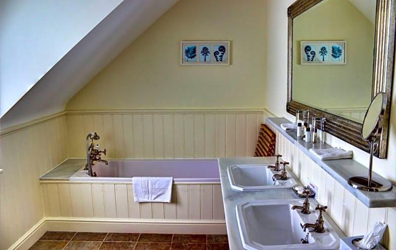 Sedlescombe Golf Hotel image