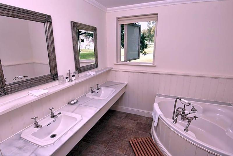Sedlescombe Golf Hotel image