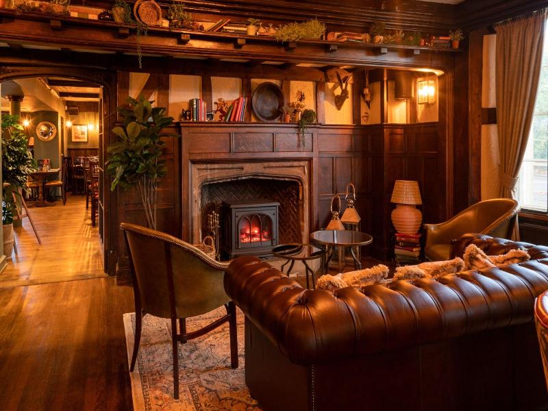 Cotswold Gateway Hotel image