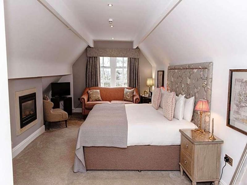 Woodlands Hotel image