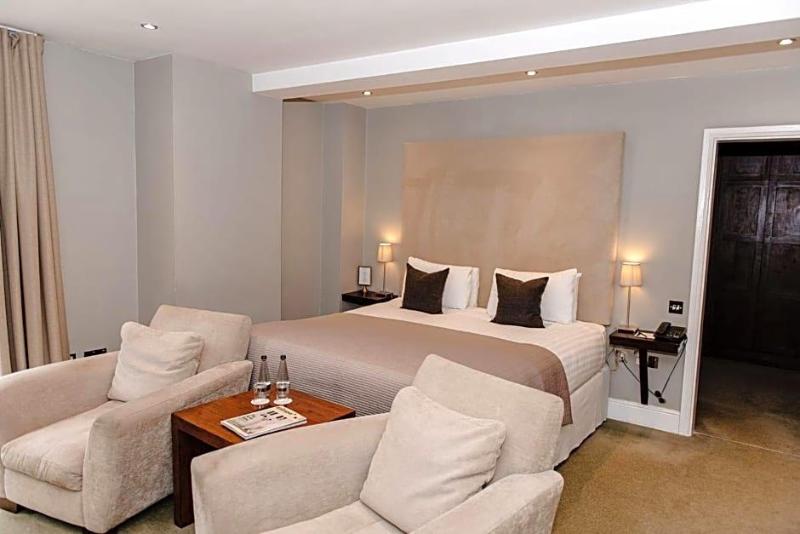 Woodlands Hotel image