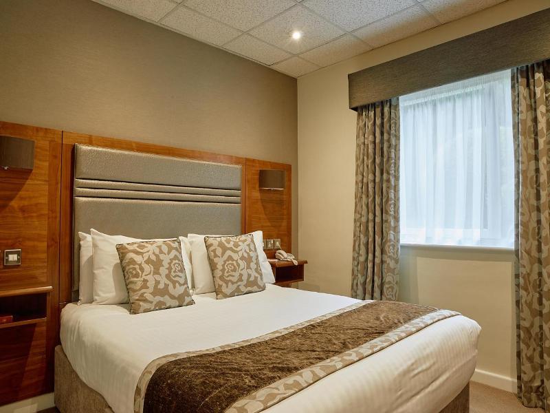 Briar Court Hotel image