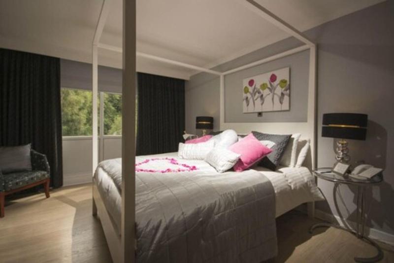 The Manor Hotel image