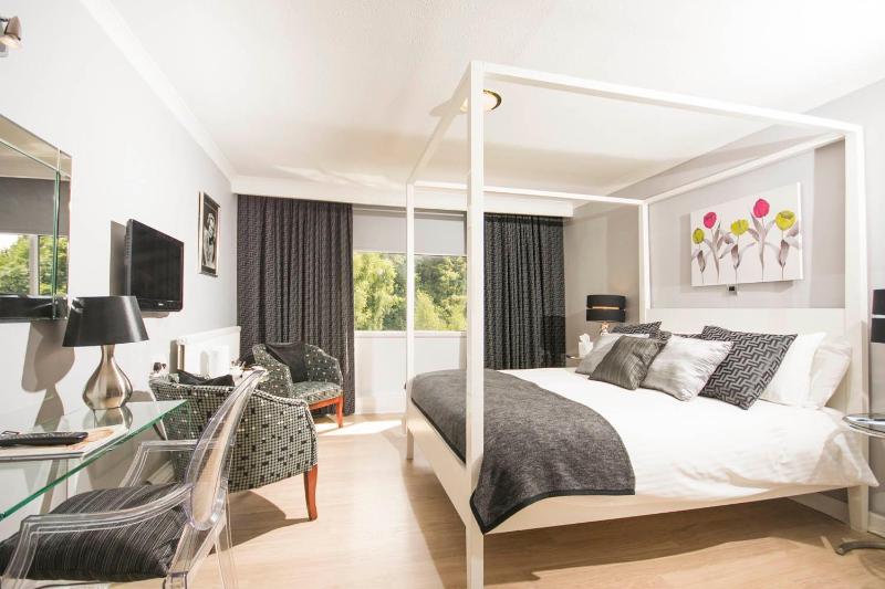 The Manor Hotel image